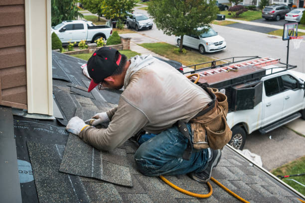 Professional Emergency Roof Repair technician working in Yorktown, TX